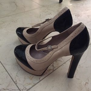 Black & Beige Patent Leather Vince Camuto Pumps