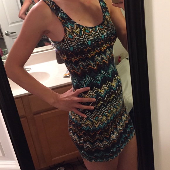 Worn once! Patterned Bodycon dress!