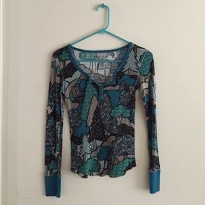 Waffle weave tree-print Henley