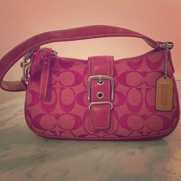 🎉Price Drop🎉 Unique COACH purse with buckle