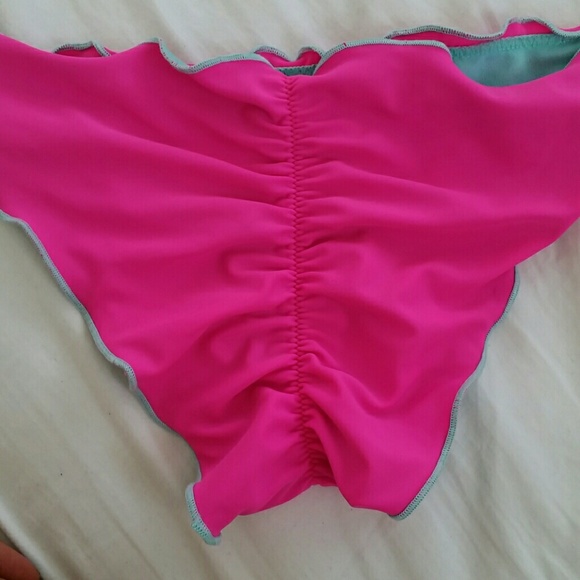 Bikini - Picture 2 of 2