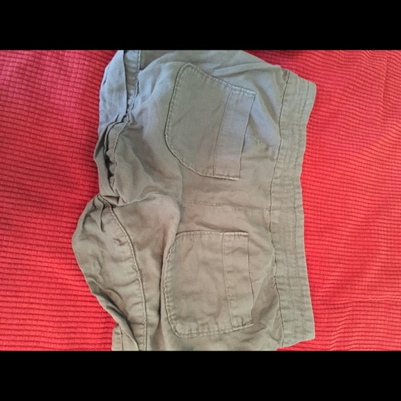 Shorts - Picture 2 of 3