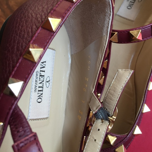 ❌Gone❌Rubin authentic Valentino Rock studs 38 - Picture 2 of 4