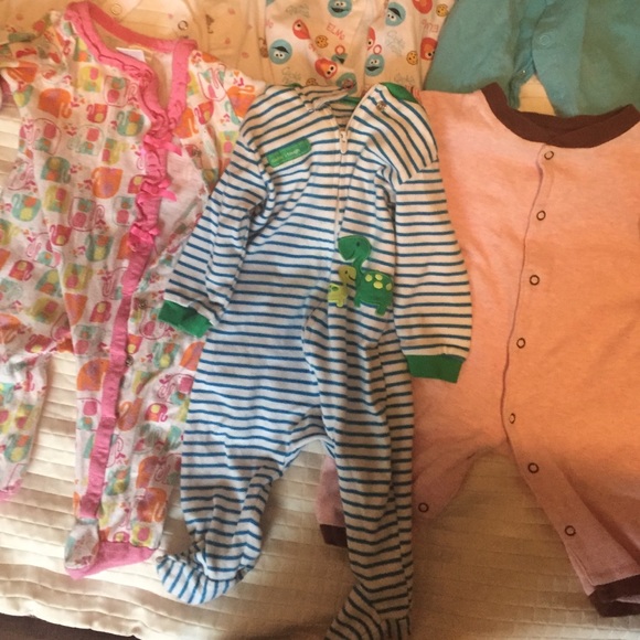 Baby sleep and play one piece outfits - Picture 3 of 3