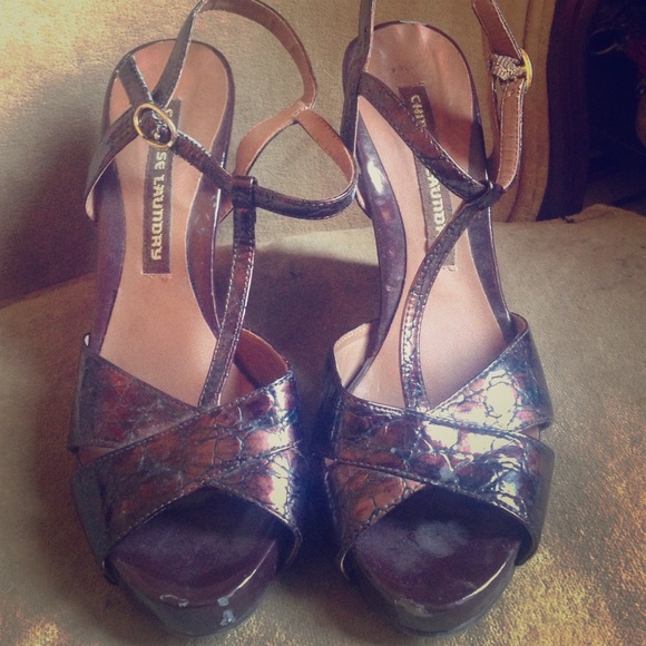 Chinese laundry wedges
