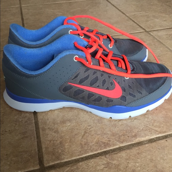✨SALE✨Grey Nikes