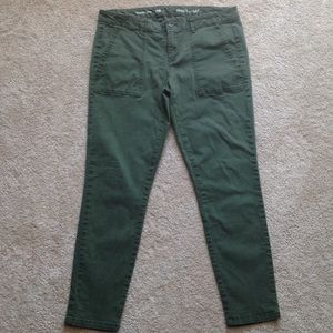 Gap Skinny Mini Capri Khakis