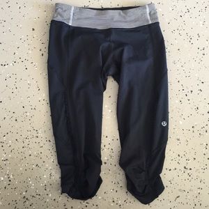 Lululemon black cropped pants
