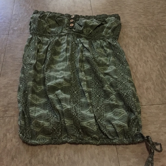 Green patterned Strapless top!
