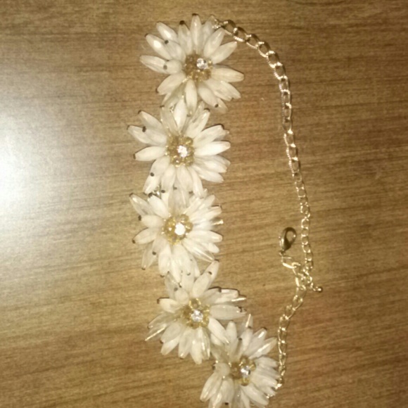 Flower necklace