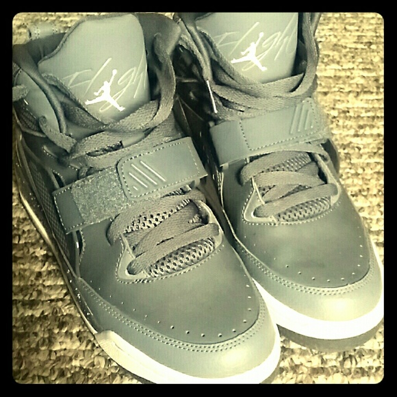 Get these and the rumper 4 75 Jordans (Gray,White)