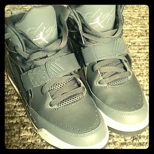 Get these and the rumper 4 75 Jordans (Gray,White)