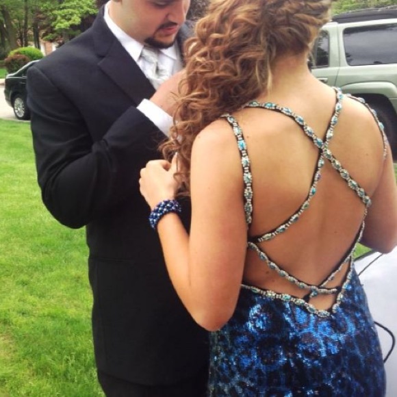 Gorgeous Prom Dress - Picture 2 of 4