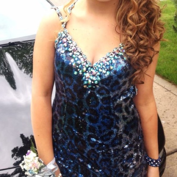 Gorgeous Prom Dress - Picture 3 of 4