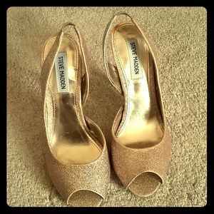 Steve Madden Glittery pumps