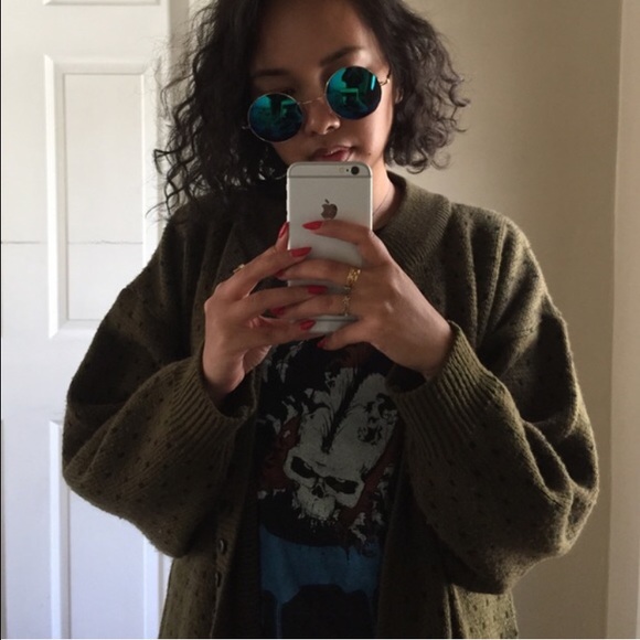 Round Blue Mirrored Sunglasses - Picture 4 of 4