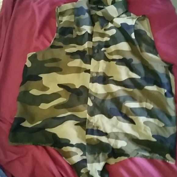 Collared camoflauge tie up shirt