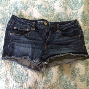 American eagle frayed cut off shorts