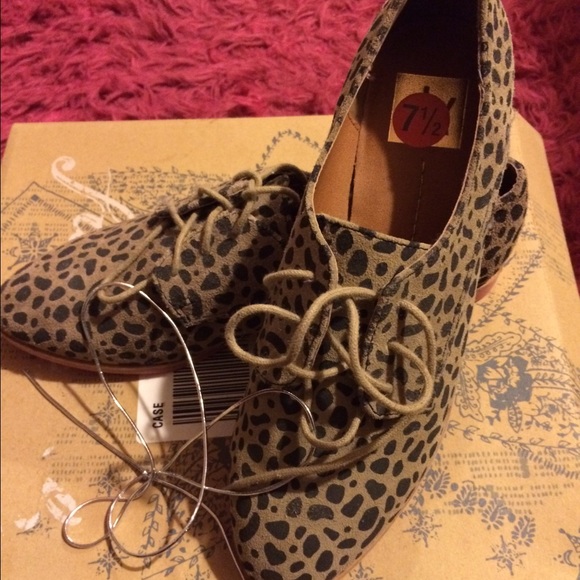 DV Dolce Vita Leopard Suede Oxfords