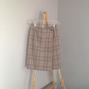 Vintage High-Waisted Plaid Skirt