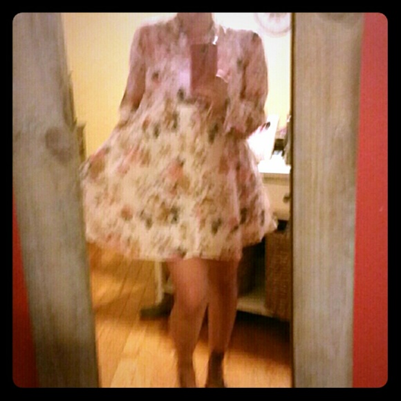 Boho floral mini dress, beautiful!