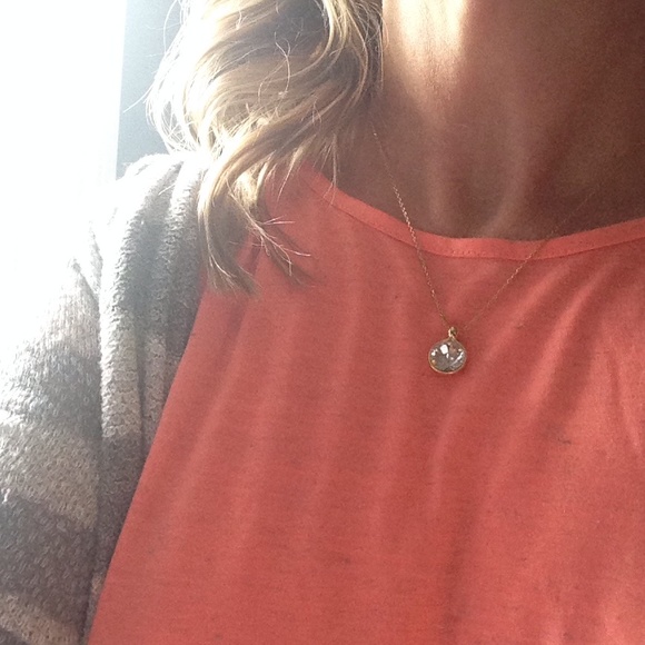 Costume bezel set single solitaire cz pendant - Picture 3 of 4