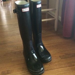 Black Gloss Hunter Boots