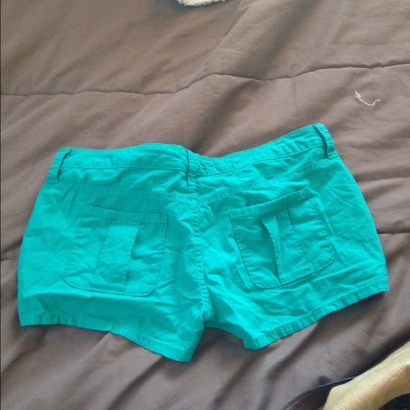 Torqouise shorts - Picture 2 of 2