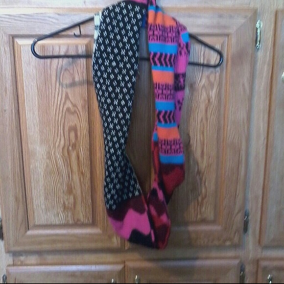 Multicolored infinity scarf