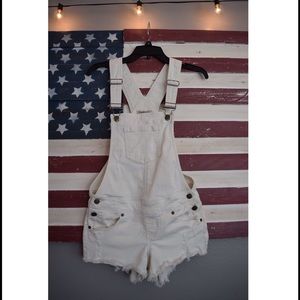 Guess shorts overalls