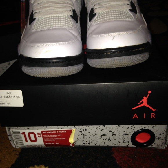 Air Jordan Retro 4