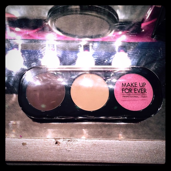 Make Up Forever Eyeshadow Trio or DIY Contour Kit