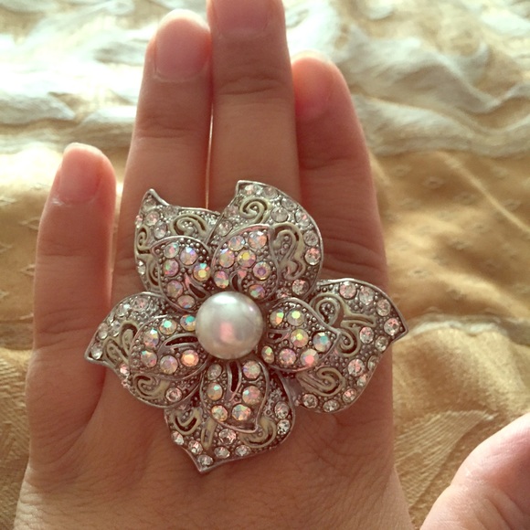 It's a beautiful flower ring