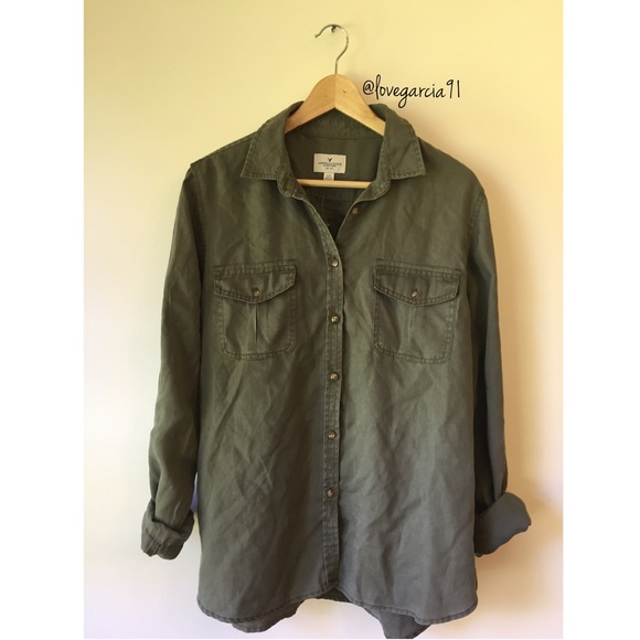 ️🚫SOLD in bundle 🚫Army Green Boyfriend Button Up - Picture 2 of 4