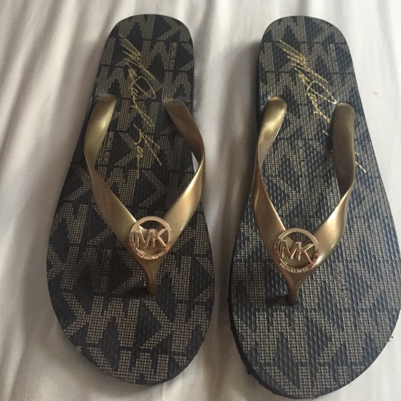 Michael kors authentic sandals -never worn