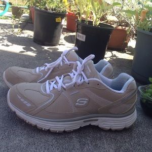 Sketchers Tone Ups Fitness