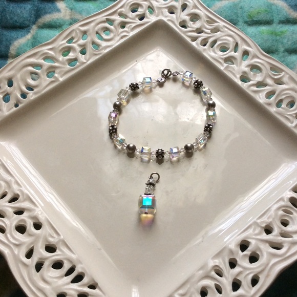 Crystal beaded necklace and bracelet set