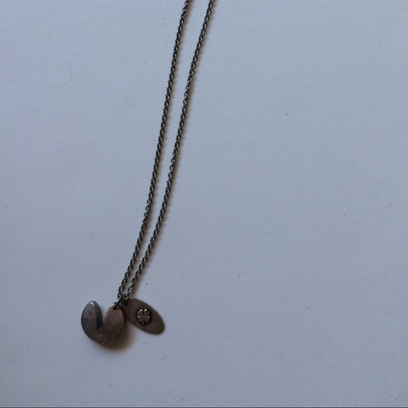 🌻NWOT Fortune Cookie Necklace