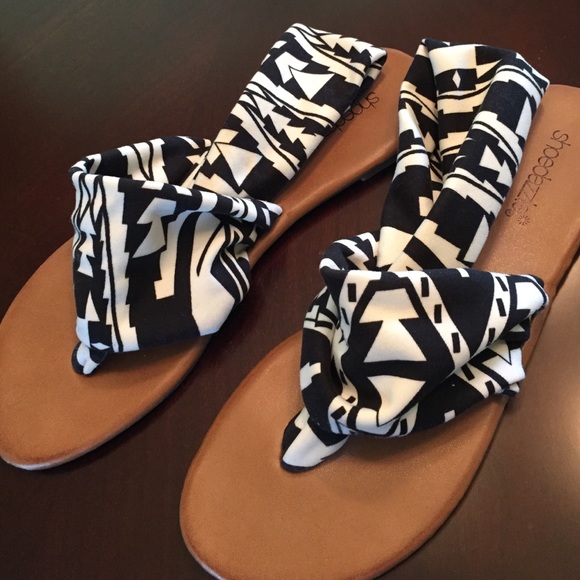Shoe Dazzle Shoes - Black & White Tribal Print Sandals - Shoedazzle
