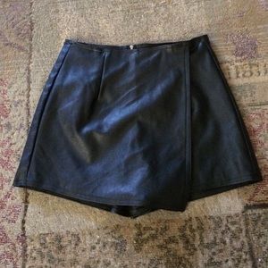 Brandy Melville pleather skort