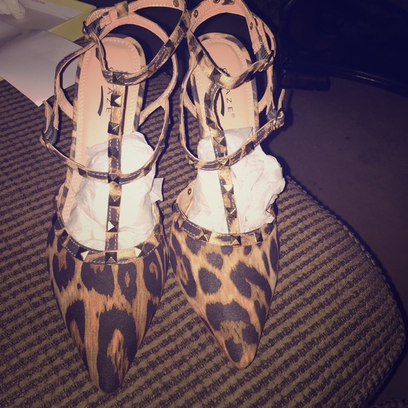 SOLD Gorgeous Leopard print studded slingback heel