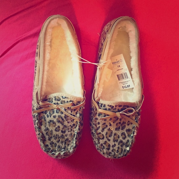 BRAND NEW SPARKLY CHEETAH SLIPPERS