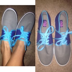 Vans off the wall sneakers