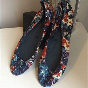 Zara floral colorful flats perfect for Summer!