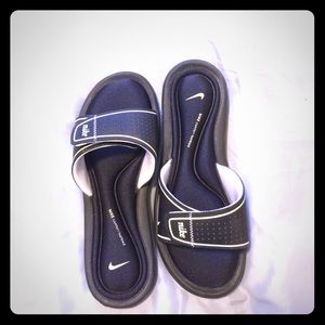 Nike slip ons