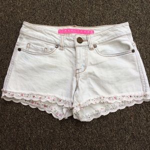 Scalloped Lace Trim Denim Shorts