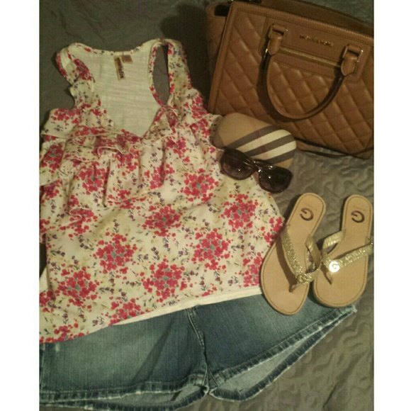 Buckle Brand (Bke) distressed Jean Shorts