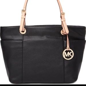 Black Michael Kors Jet Set Purse