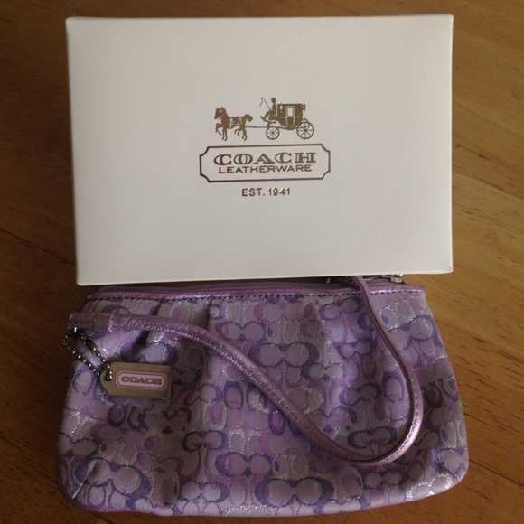 Sassy lavender authentic coach wristlet - Picture 4 of 4