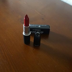 MAC LE lipstick in "Glam"